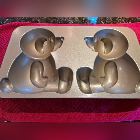 Nordic Ware 3D bear pan - Picture 2 of 2